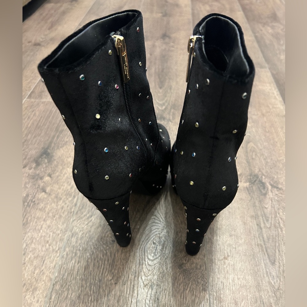 KURT GEIGER - SPEAR STUDDED VELVET ANKLE BOOTS SIZE 38 - Picture 3 of 7